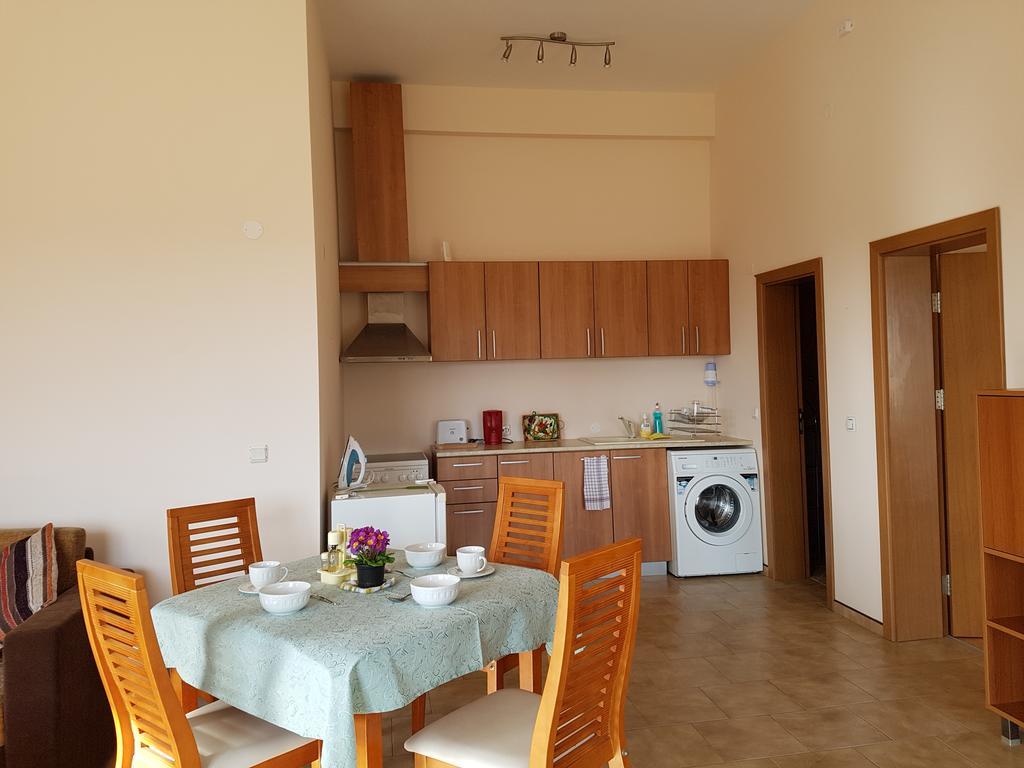 Villa Ketli Apartment Bliznatsi Екстер'єр фото