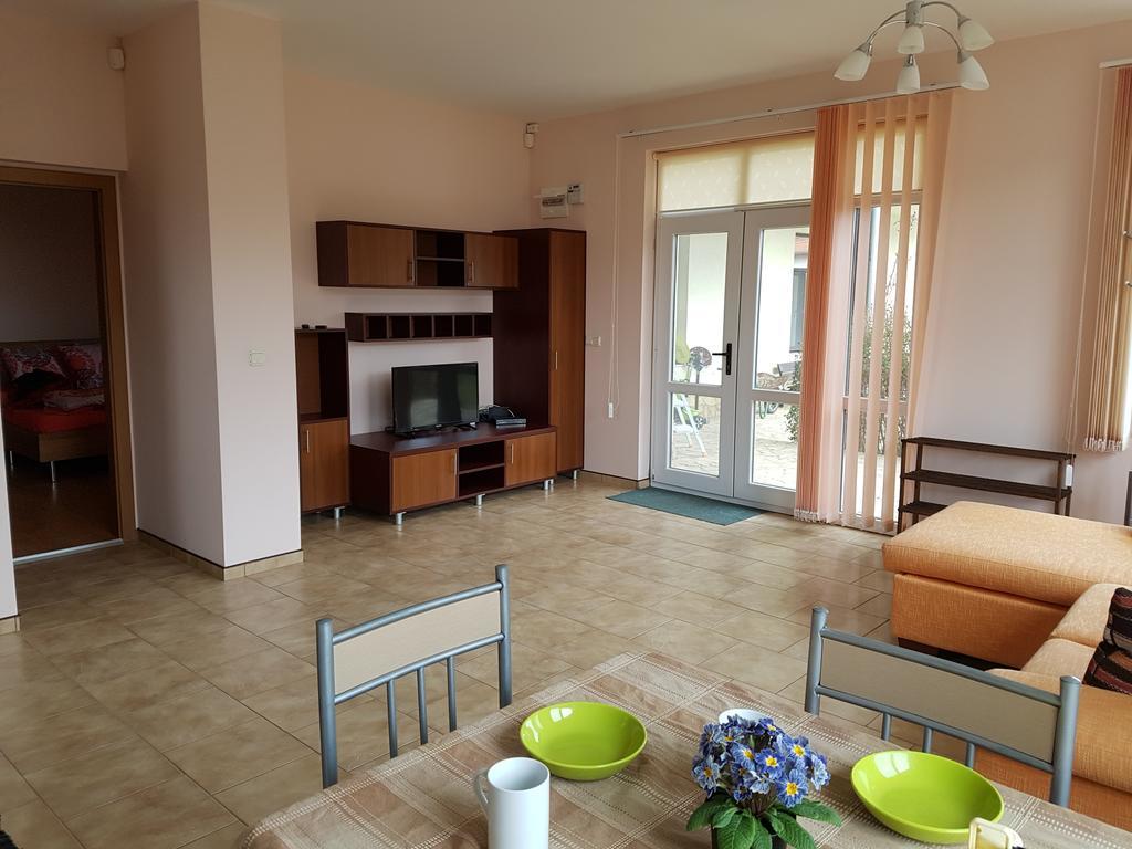 Villa Ketli Apartment Bliznatsi Екстер'єр фото